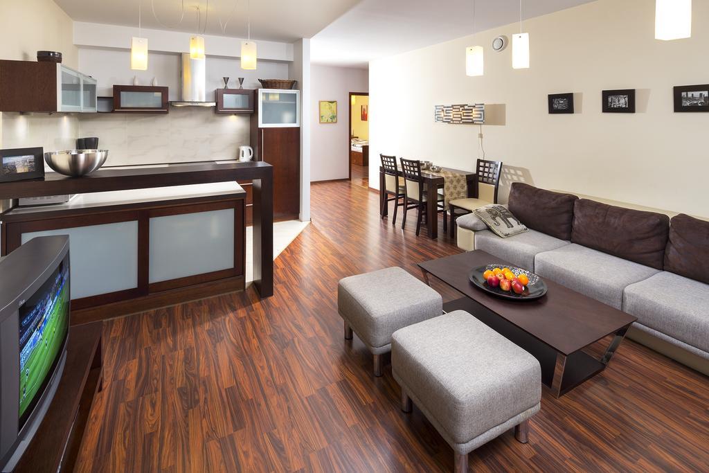 Apartament Park ウストロン 部屋 写真